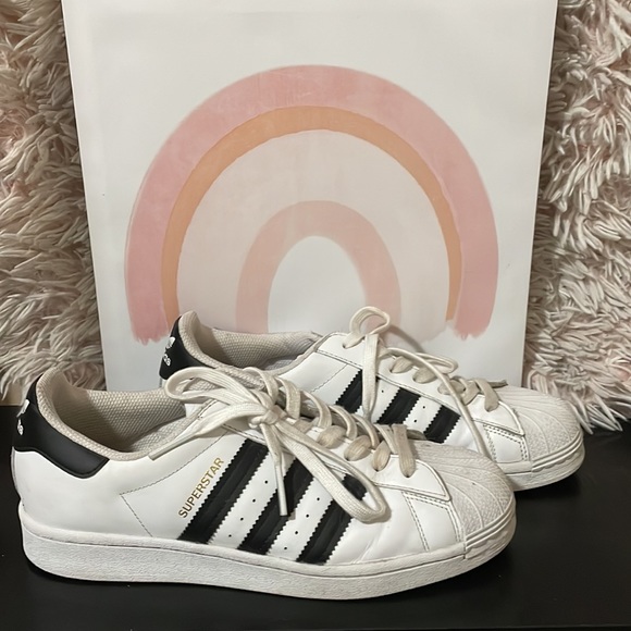 •𝙰𝙳𝙸𝙳𝙰𝚂 𝚂𝚄𝙿𝙴𝚁𝚂𝚃𝙰𝚁 𝚂𝙷𝙾𝙴𝚂 - Picture 2 of 8